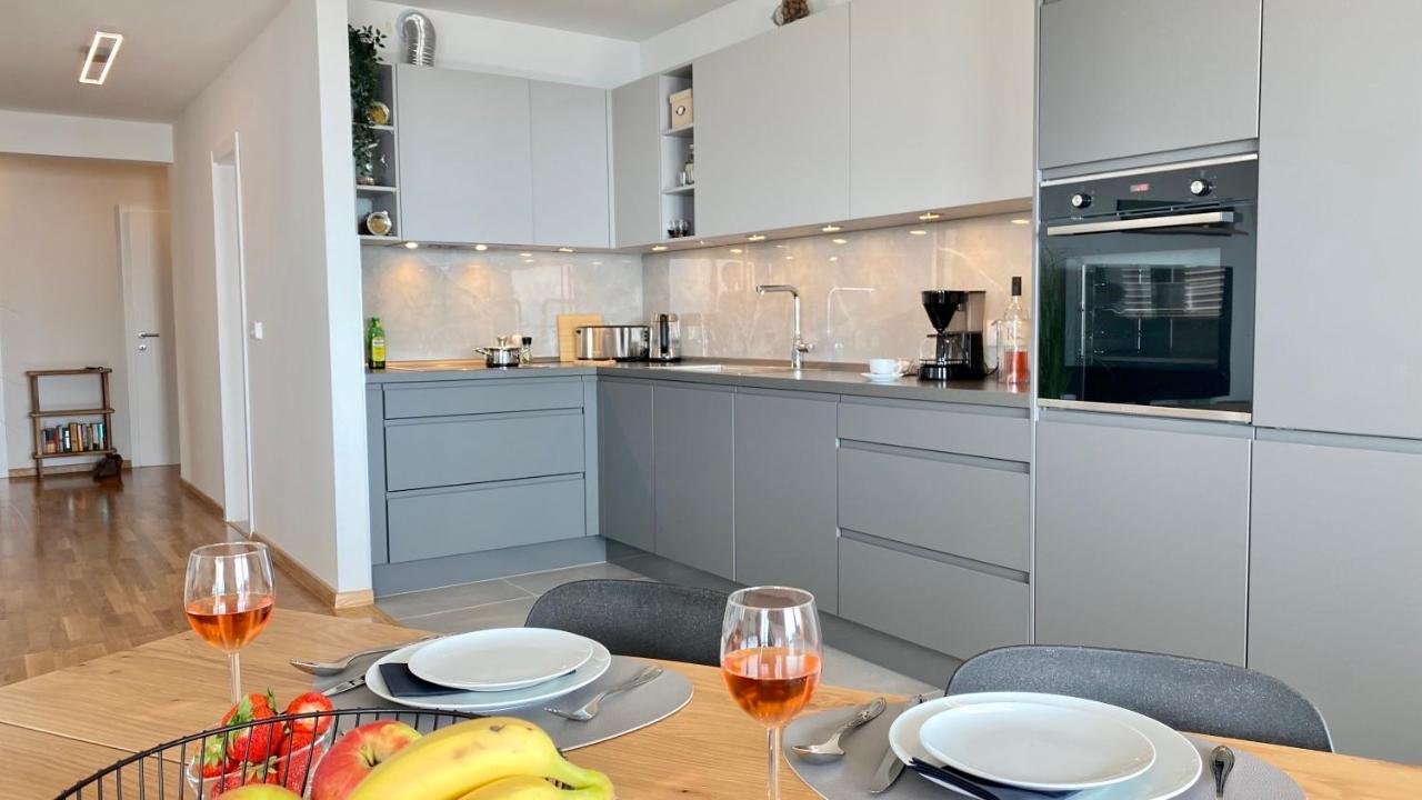 Makazura Sunset Apartment Макарска Екстериор снимка