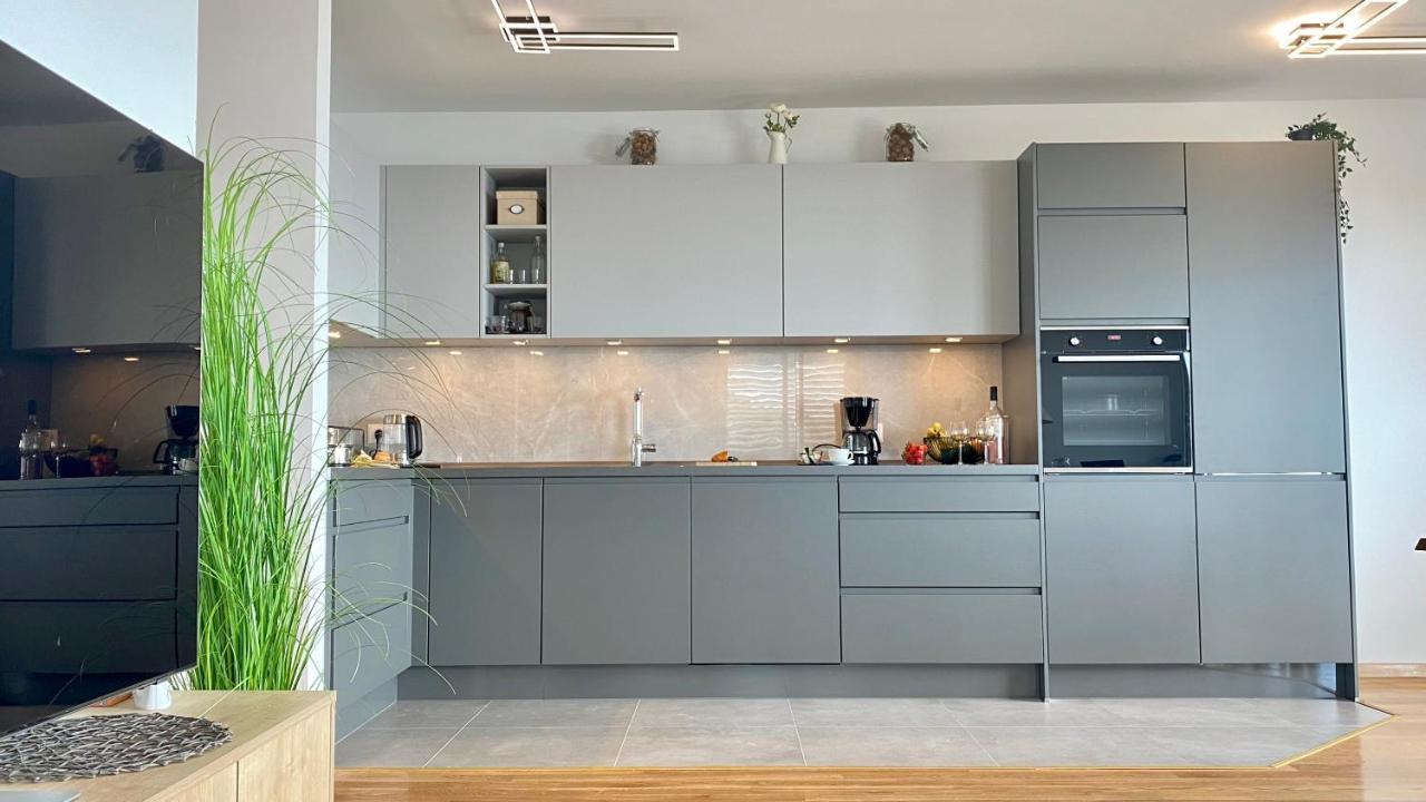 Makazura Sunset Apartment Макарска Екстериор снимка